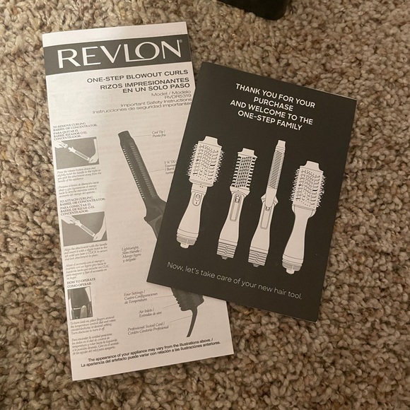 Revlon One-Step Blowout Curls - Picture 16 of 16